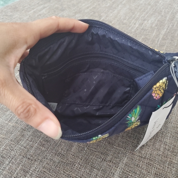 Vera Bradley Escapade Wristlet in Toucan Party NWT - Picture 7 of 11